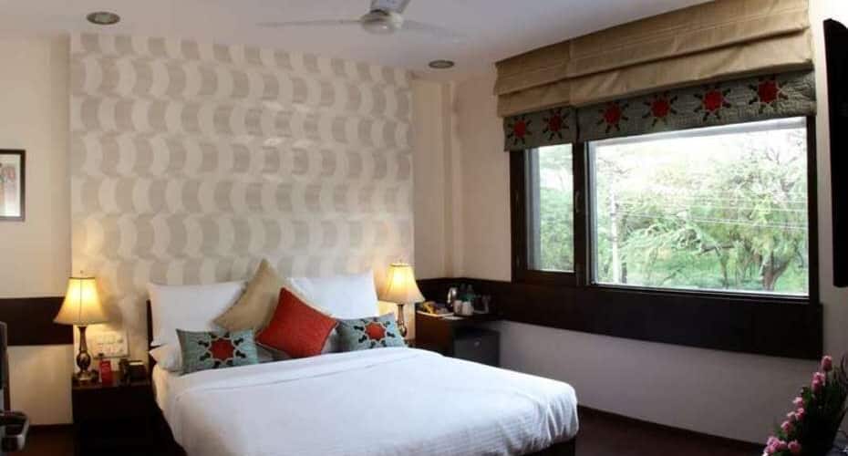TG Stays Nehru Enclave, New Delhi 1
